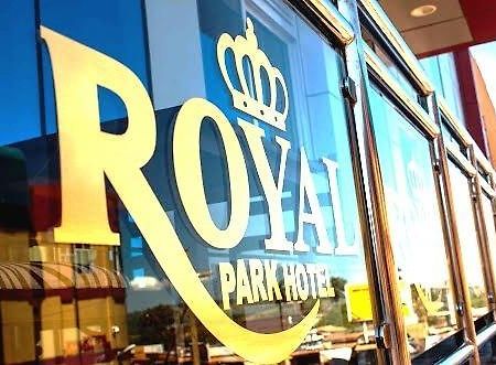 Royal Park Hotel 진자 외부 사진
